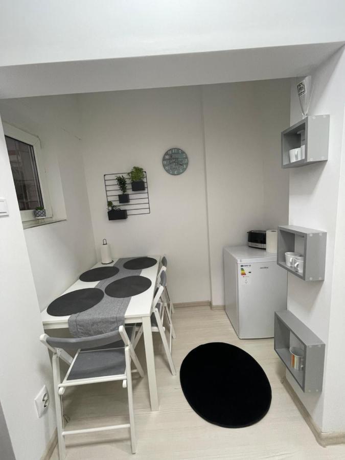 Central Colors Studio Petroşani Екстериор снимка