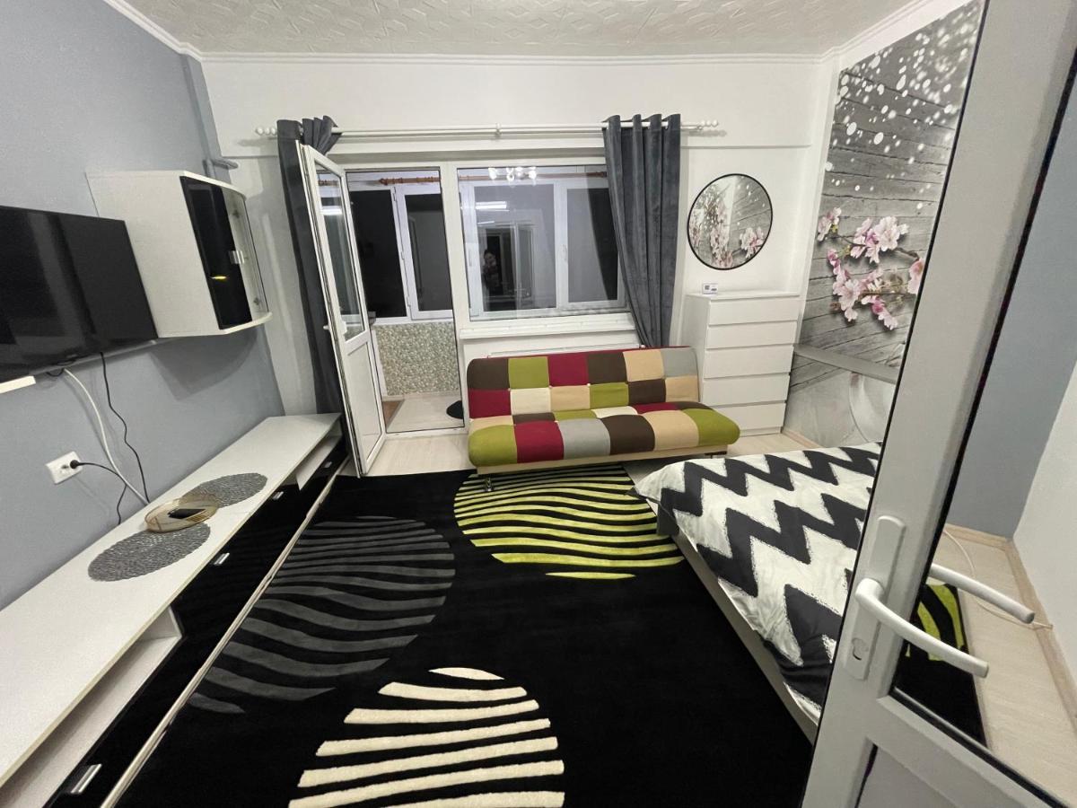 Central Colors Studio Petroşani Екстериор снимка